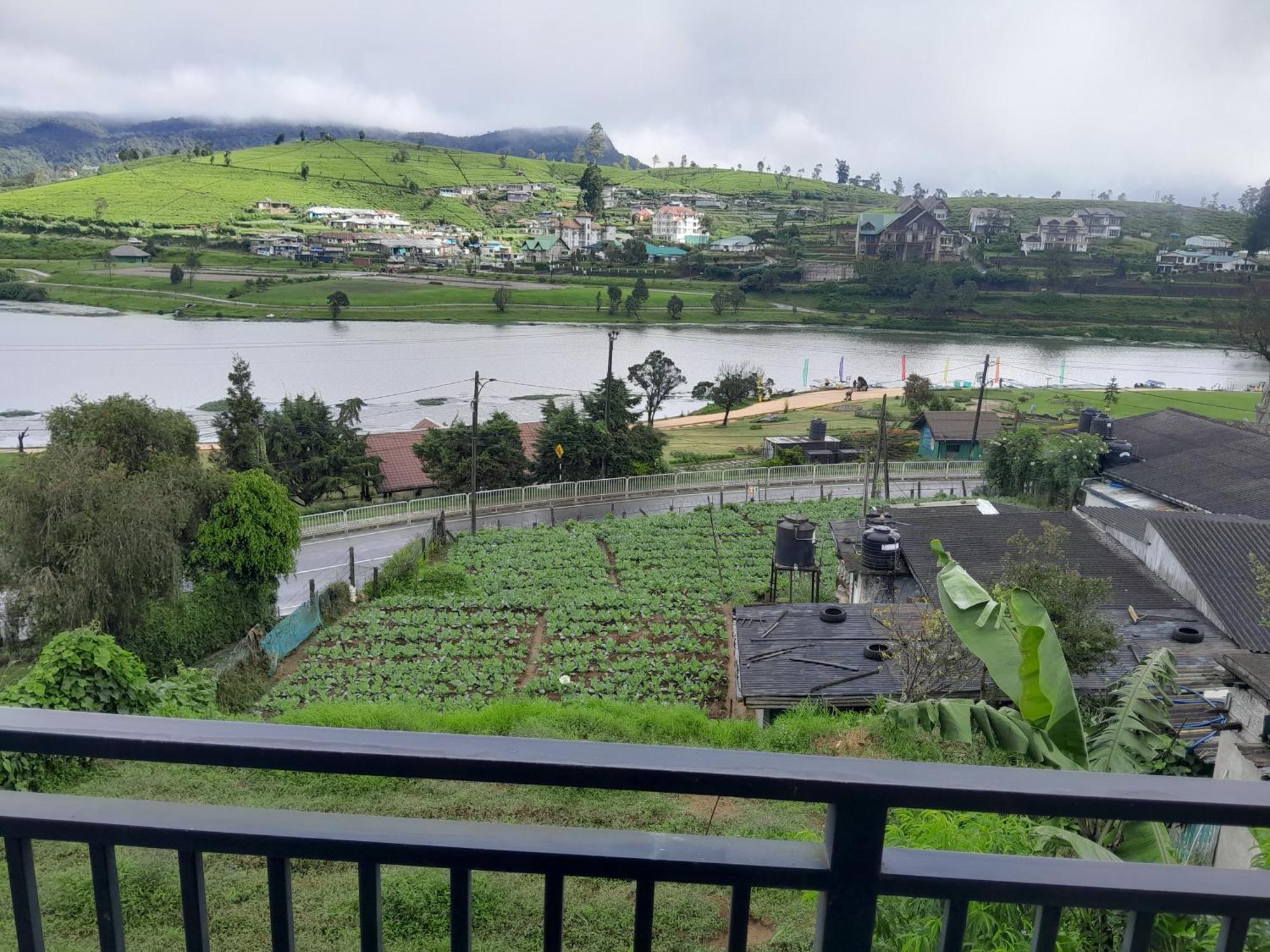 Creek View Inn 努沃勒埃利耶 外观 照片